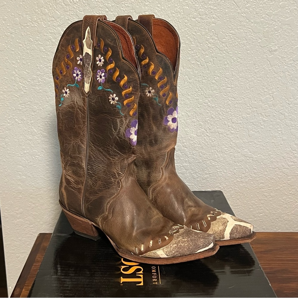 Dan Post Snip Toe Giraffe Print Boots - Size 10M